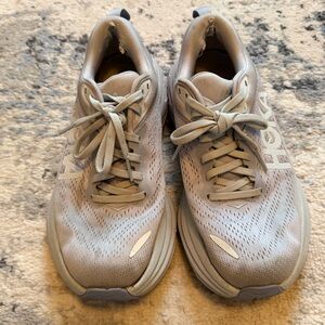 Hoka Women's Bondi 8